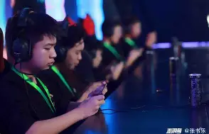 电竞超级杯焦点战：辽东天狼队大胜庐州白虎队，外线火力全开。观赏性拉满的简单介绍
