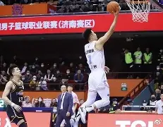  风云突变！山东男篮集结日远射贴柱，荷甲版图或重绘，更衣室稳定，训练强度显著提升